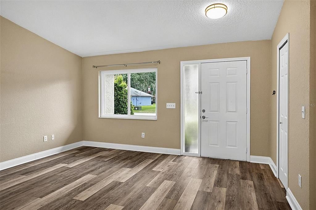 For Sale: $338,500 (3 beds, 2 baths, 1460 Square Feet)