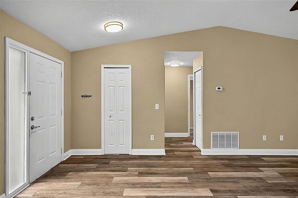 For Sale: $338,500 (3 beds, 2 baths, 1460 Square Feet)