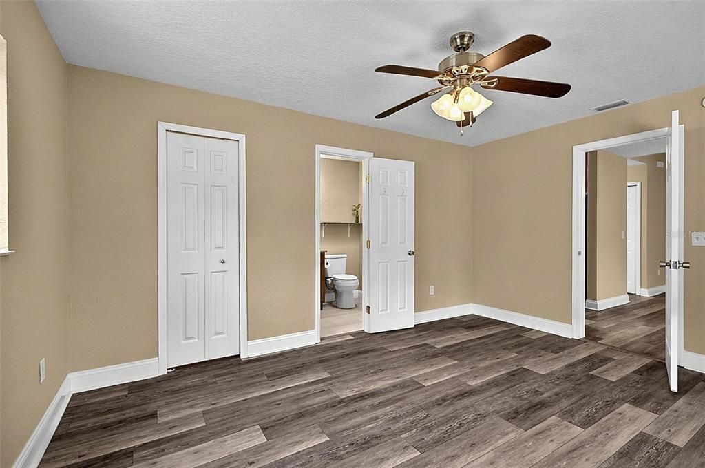 For Sale: $338,500 (3 beds, 2 baths, 1460 Square Feet)