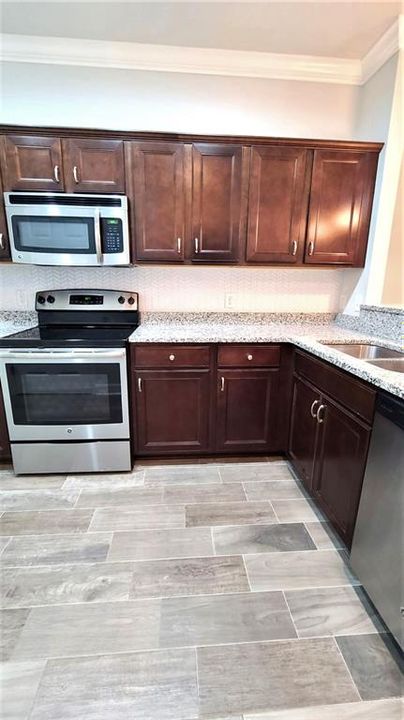 For Rent: $2,500 (3 beds, 2 baths, 1389 Square Feet)