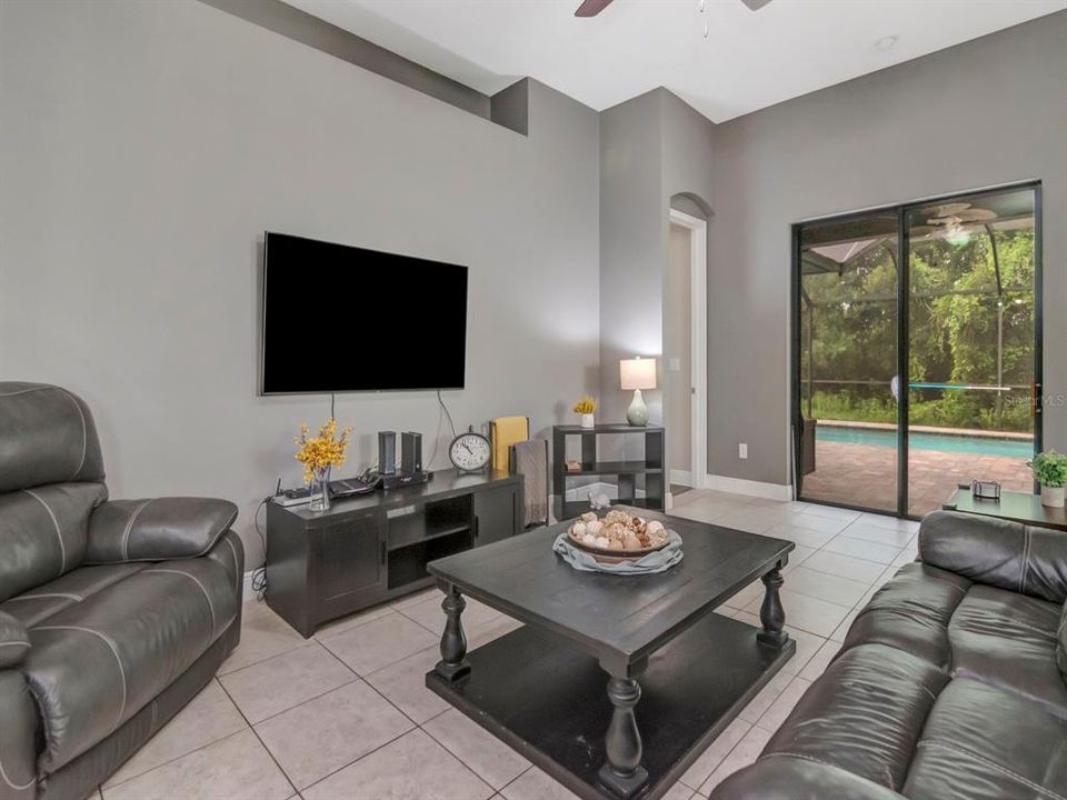 Active With Contract: $535,000 (4 beds, 3 baths, 2035 Square Feet)