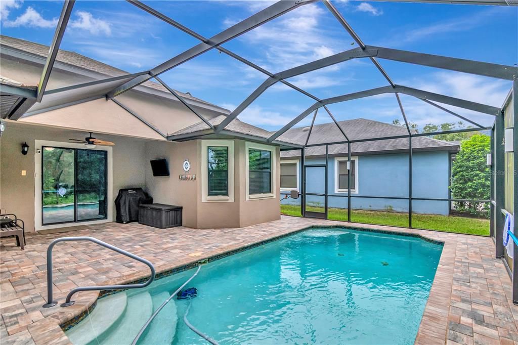 Active With Contract: $535,000 (4 beds, 3 baths, 2035 Square Feet)