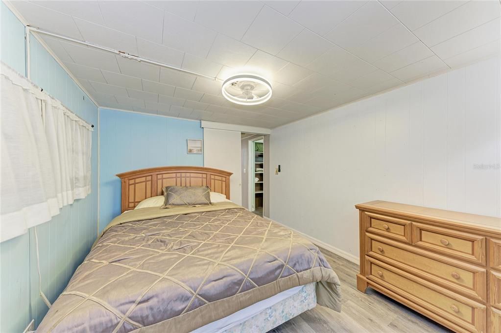 For Sale: $160,000 (2 beds, 1 baths, 1147 Square Feet)