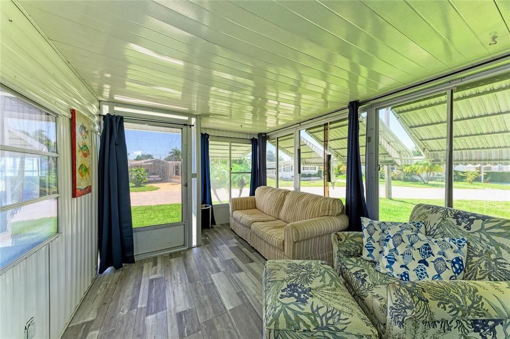 For Sale: $160,000 (2 beds, 1 baths, 1147 Square Feet)