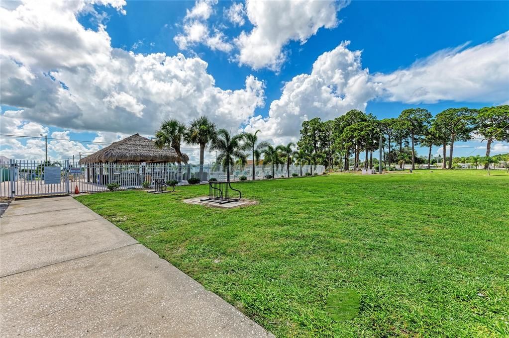 For Sale: $160,000 (2 beds, 1 baths, 1147 Square Feet)