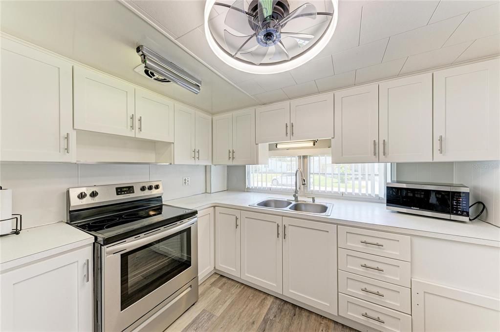 For Sale: $160,000 (2 beds, 1 baths, 1147 Square Feet)