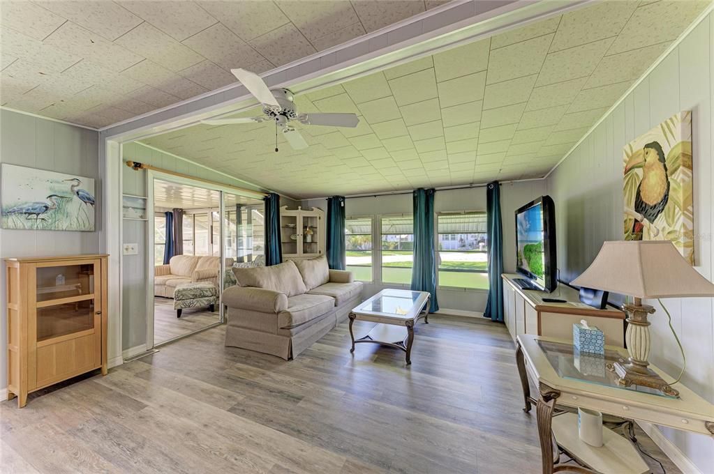 For Sale: $160,000 (2 beds, 1 baths, 1147 Square Feet)