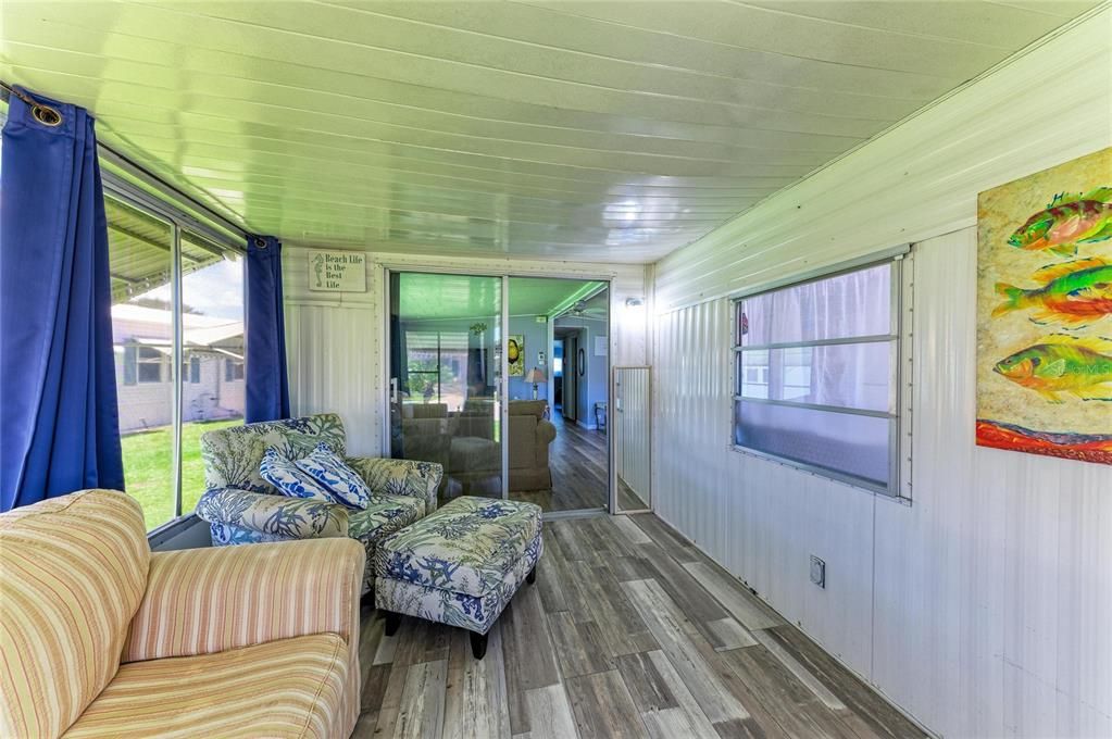 For Sale: $160,000 (2 beds, 1 baths, 1147 Square Feet)