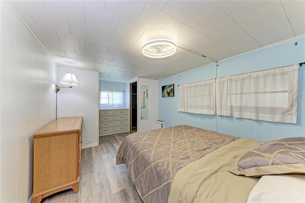 For Sale: $160,000 (2 beds, 1 baths, 1147 Square Feet)