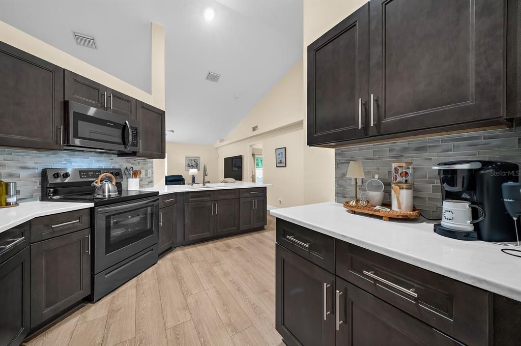 For Sale: $480,000 (3 beds, 2 baths, 1427 Square Feet)