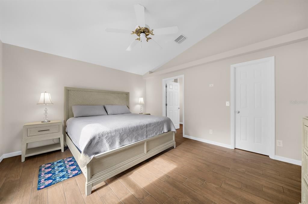 For Sale: $480,000 (3 beds, 2 baths, 1427 Square Feet)