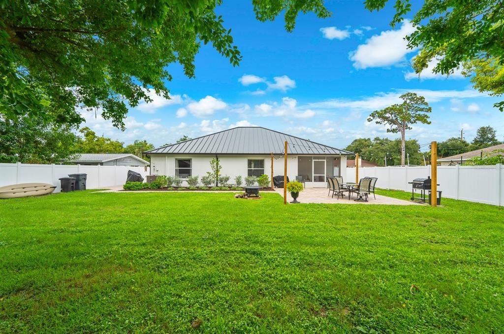 For Sale: $480,000 (3 beds, 2 baths, 1427 Square Feet)