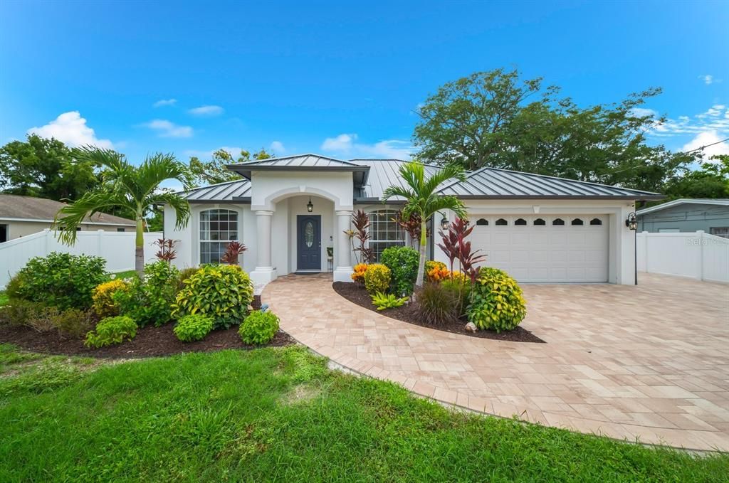 For Sale: $480,000 (3 beds, 2 baths, 1427 Square Feet)