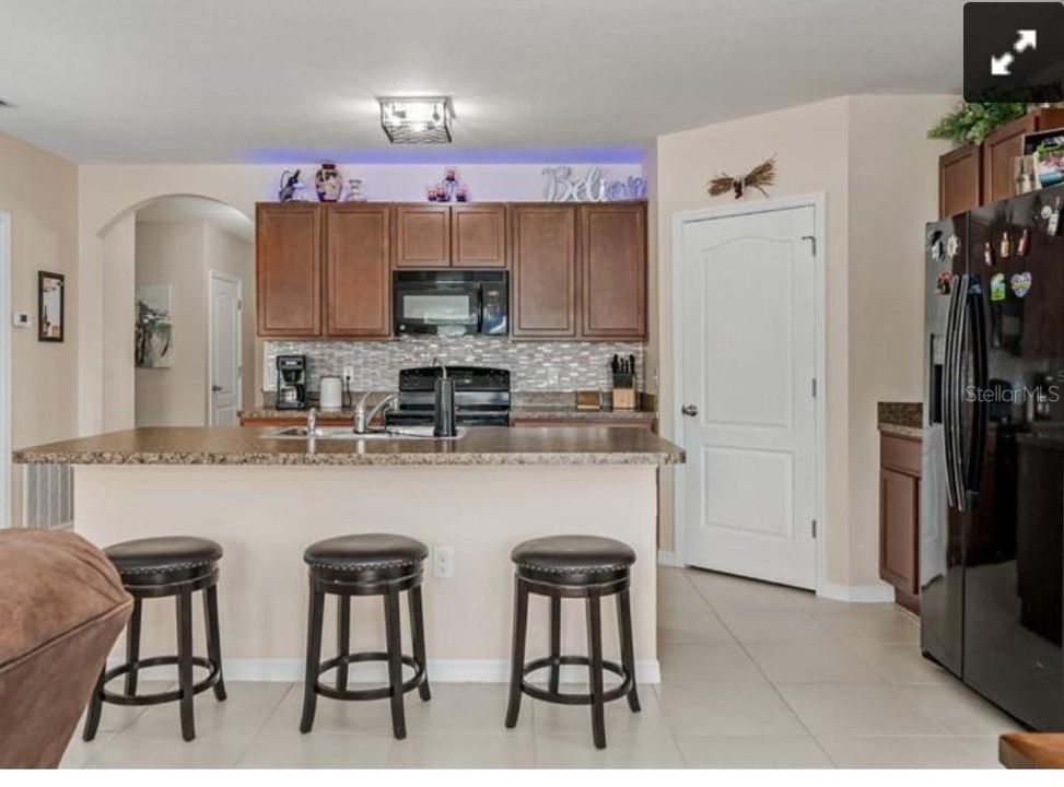 For Rent: $3,000 (3 beds, 2 baths, 1538 Square Feet)