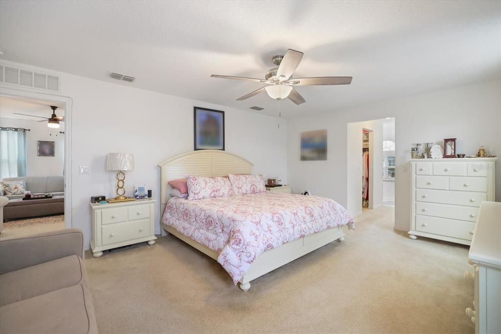 For Sale: $427,500 (4 beds, 2 baths, 2780 Square Feet)