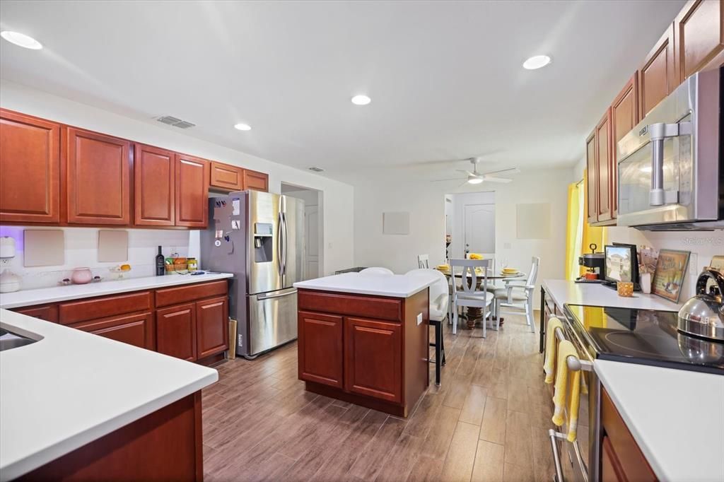 For Sale: $427,500 (4 beds, 2 baths, 2780 Square Feet)