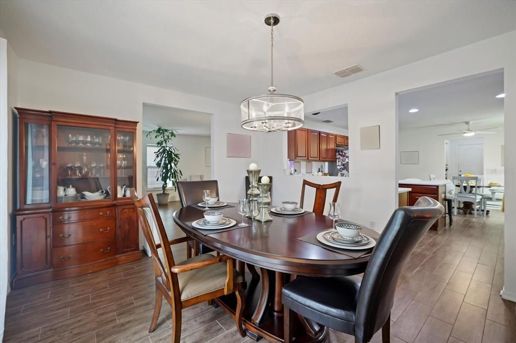 For Sale: $427,500 (4 beds, 2 baths, 2780 Square Feet)
