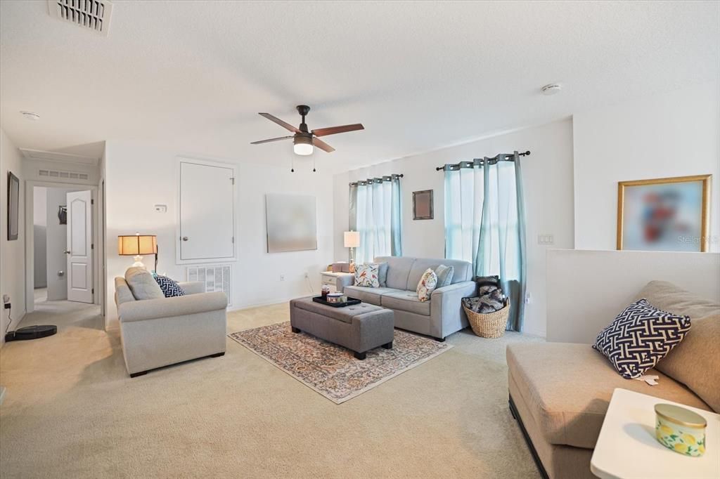 For Sale: $427,500 (4 beds, 2 baths, 2780 Square Feet)
