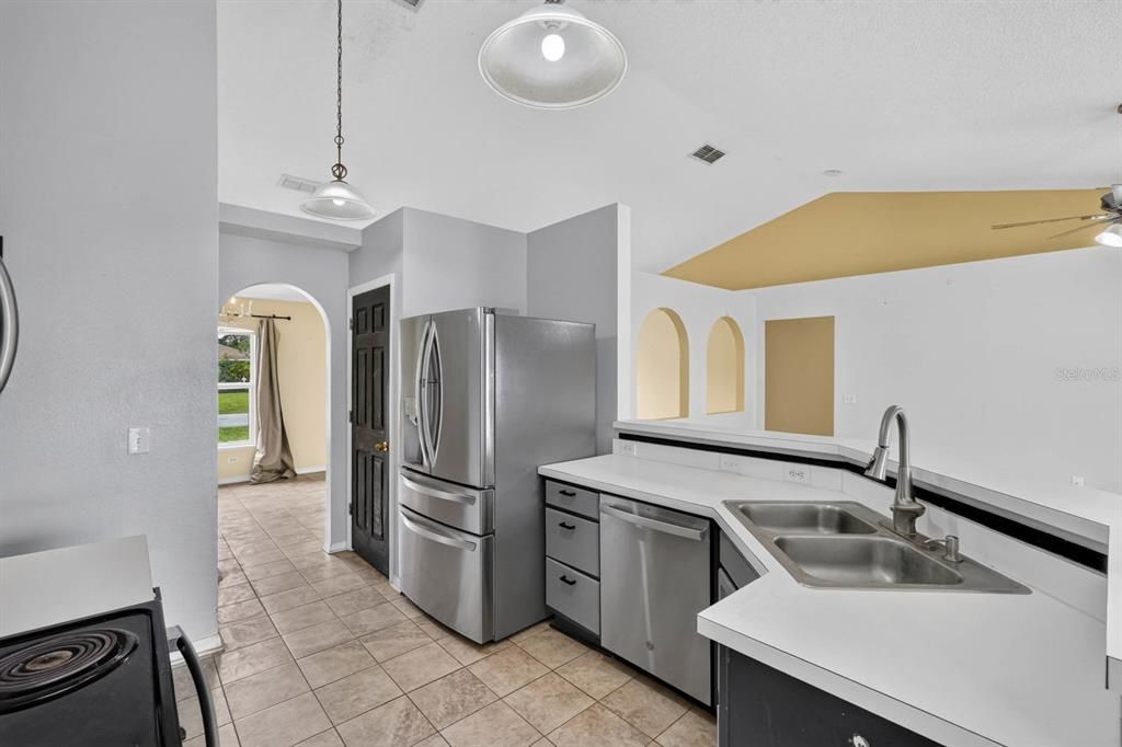 For Sale: $285,000 (4 beds, 2 baths, 1788 Square Feet)