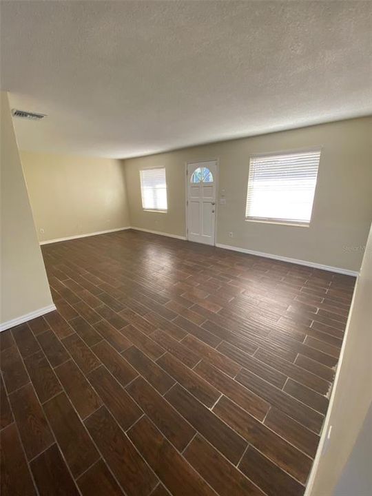 For Sale: $240,000 (2 beds, 2 baths, 1175 Square Feet)