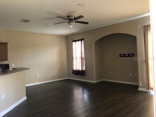 For Rent: $2,200 (3 beds, 2 baths, 1699 Square Feet)