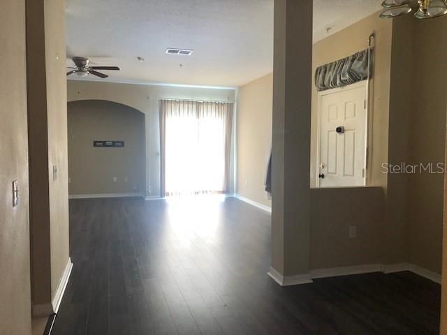 For Rent: $2,200 (3 beds, 2 baths, 1699 Square Feet)