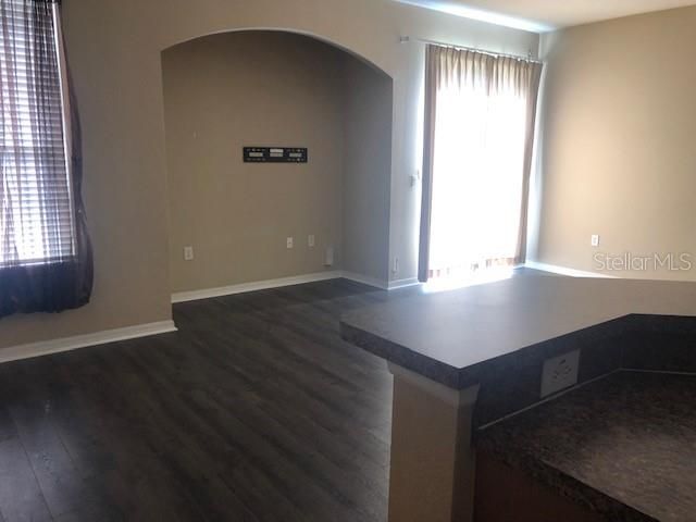 For Rent: $2,200 (3 beds, 2 baths, 1699 Square Feet)