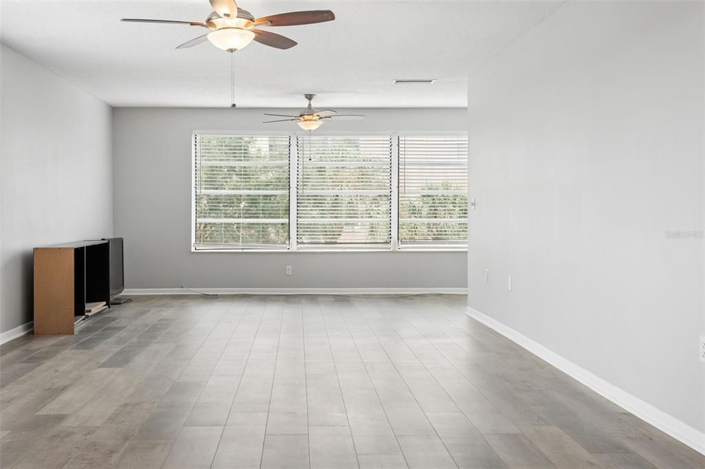 For Sale: $207,000 (2 beds, 2 baths, 1235 Square Feet)