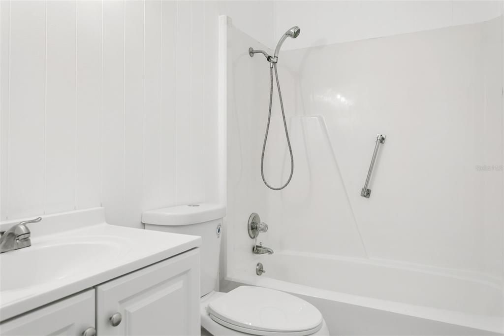 For Sale: $207,000 (2 beds, 2 baths, 1235 Square Feet)