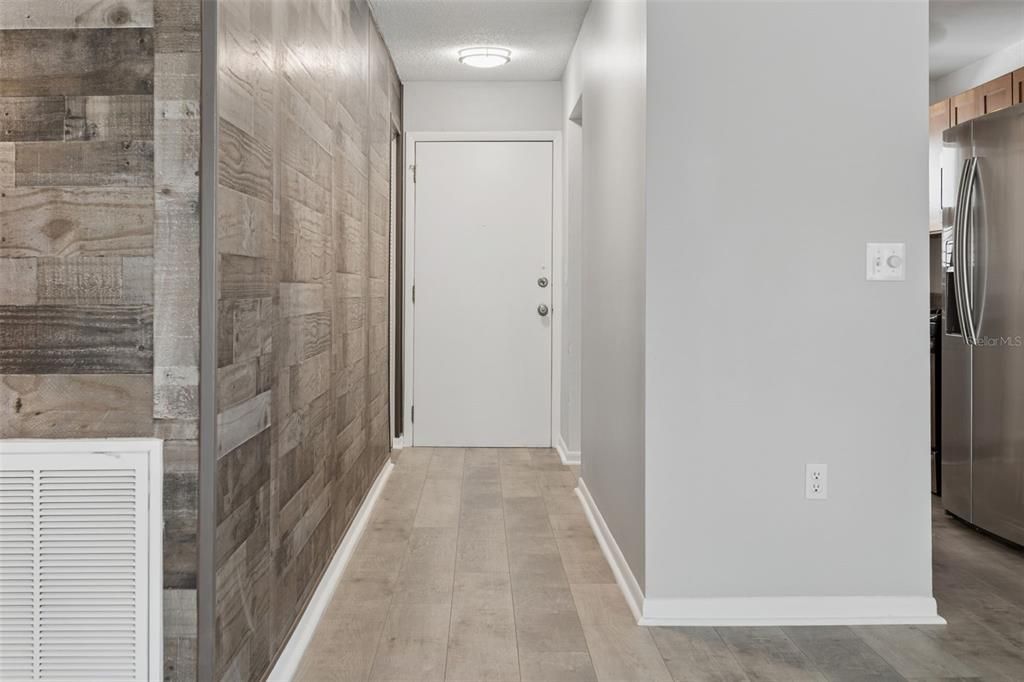 For Sale: $207,000 (2 beds, 2 baths, 1235 Square Feet)