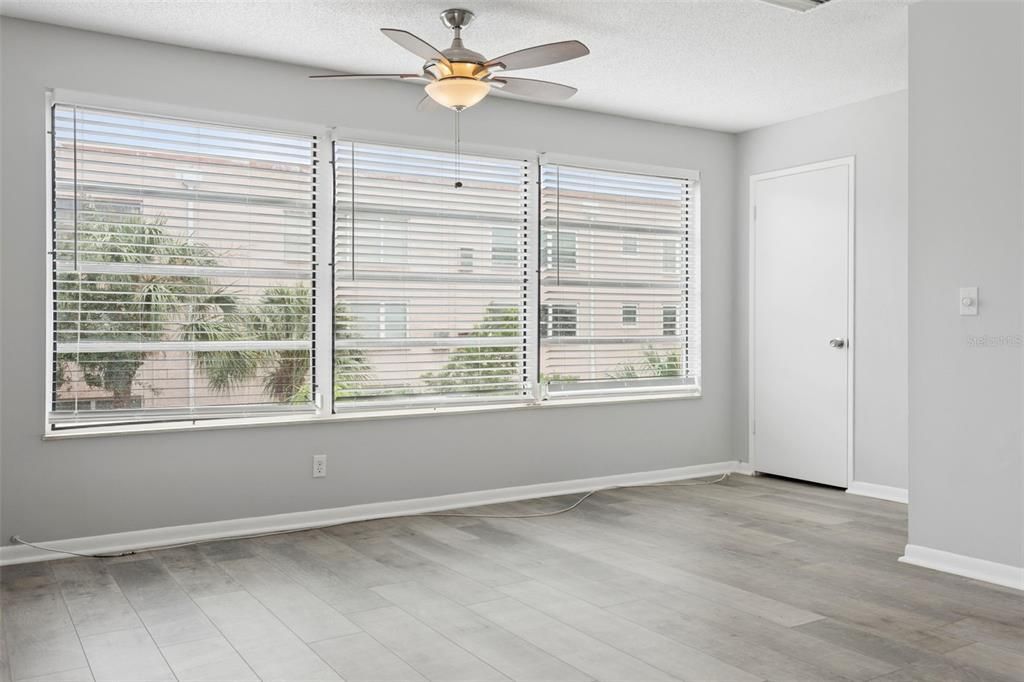 For Sale: $207,000 (2 beds, 2 baths, 1235 Square Feet)