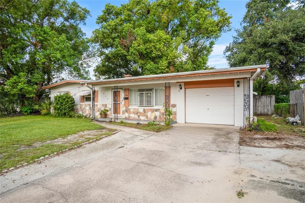 For Sale: $349,800 (3 beds, 2 baths, 1549 Square Feet)