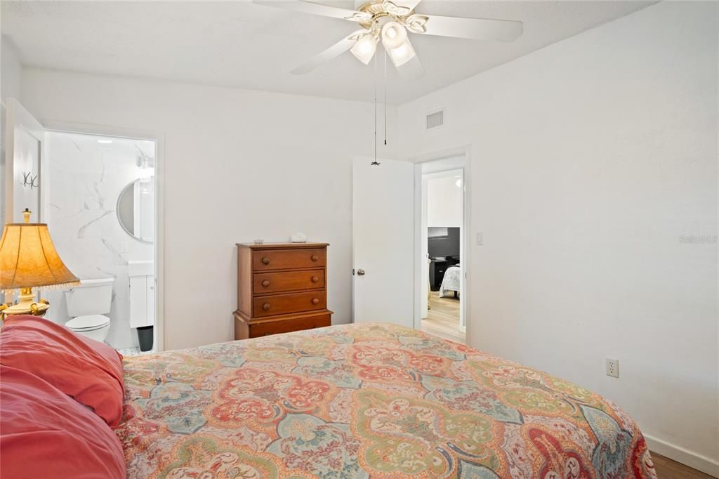 For Sale: $349,800 (3 beds, 2 baths, 1549 Square Feet)