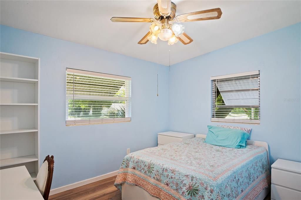 For Sale: $349,800 (3 beds, 2 baths, 1549 Square Feet)