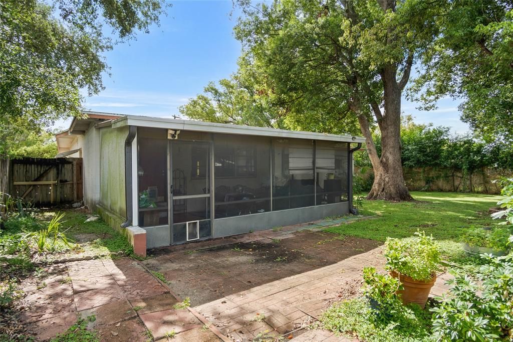 For Sale: $349,800 (3 beds, 2 baths, 1549 Square Feet)