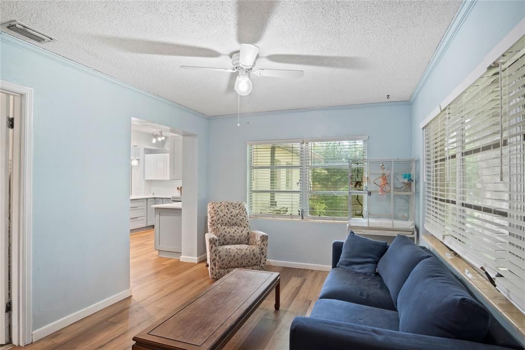 For Sale: $349,800 (3 beds, 2 baths, 1549 Square Feet)