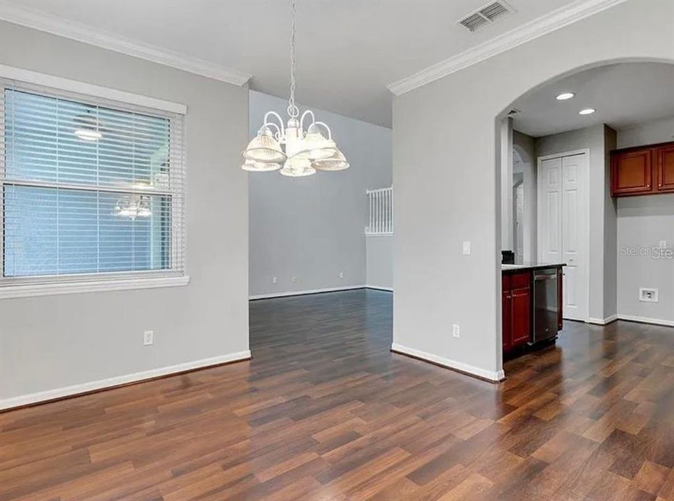 For Sale: $365,000 (3 beds, 2 baths, 1978 Square Feet)