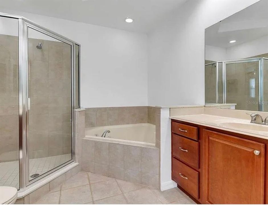 For Sale: $365,000 (3 beds, 2 baths, 1978 Square Feet)