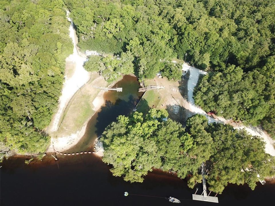 待售: $359,000 (4.22 acres)