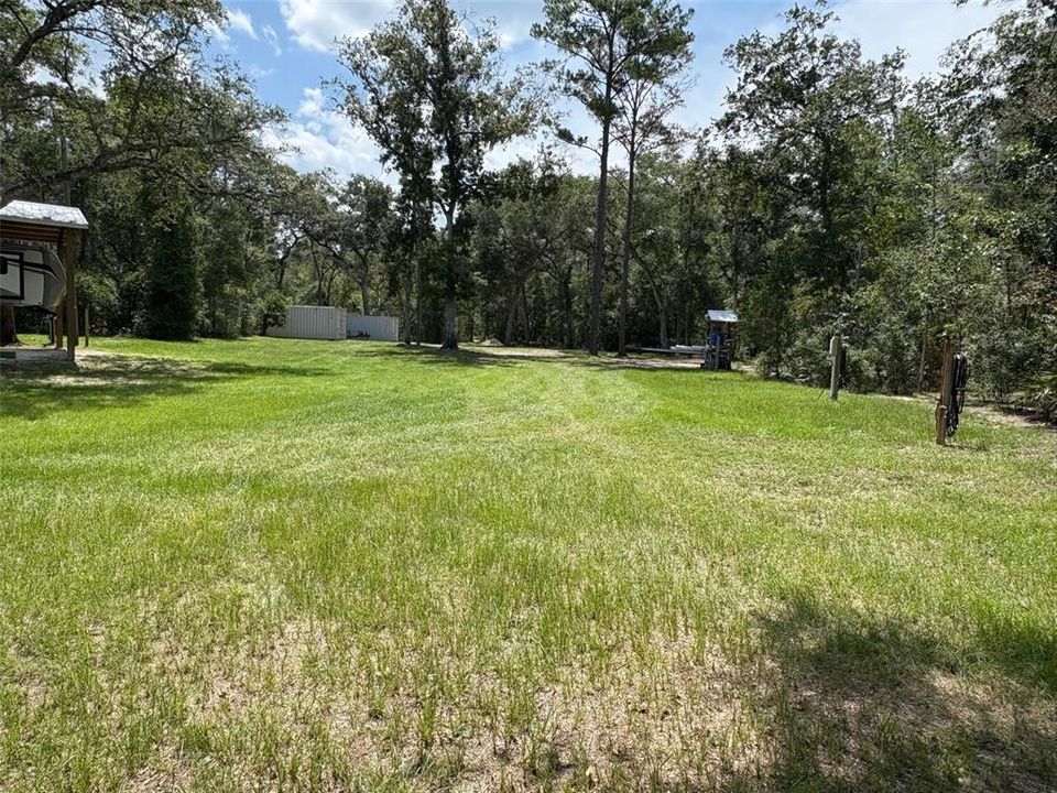 待售: $359,000 (4.22 acres)