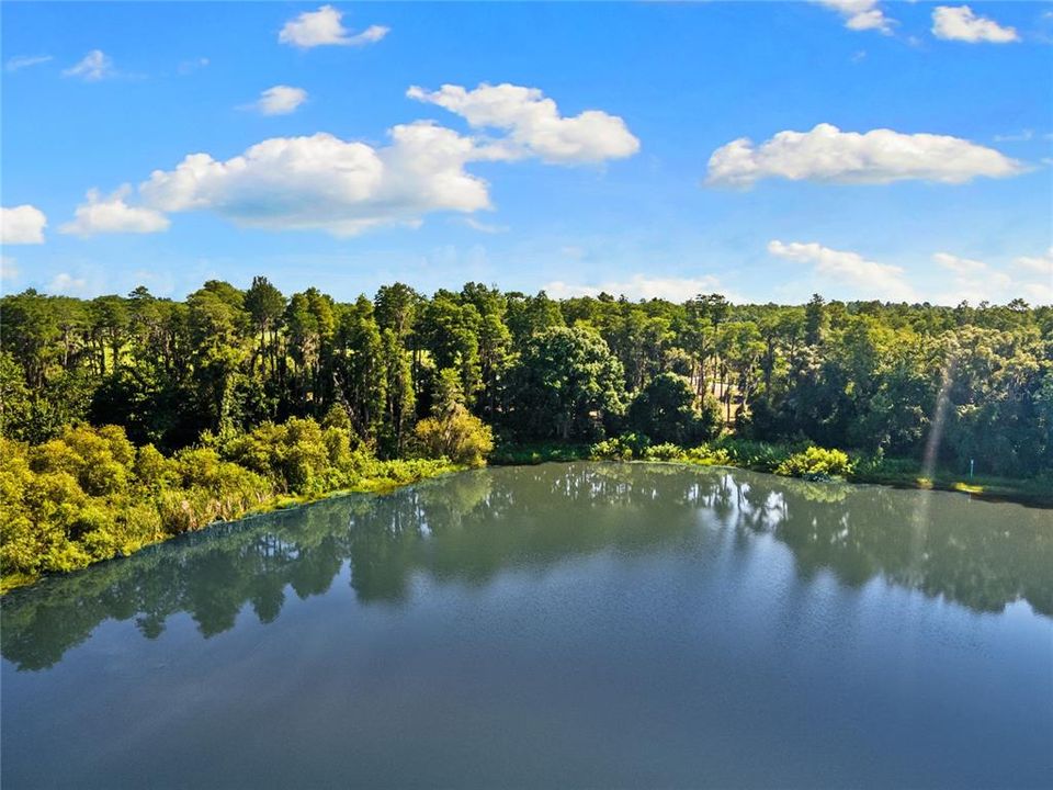 待售: $1,565,000 (5.11 acres)