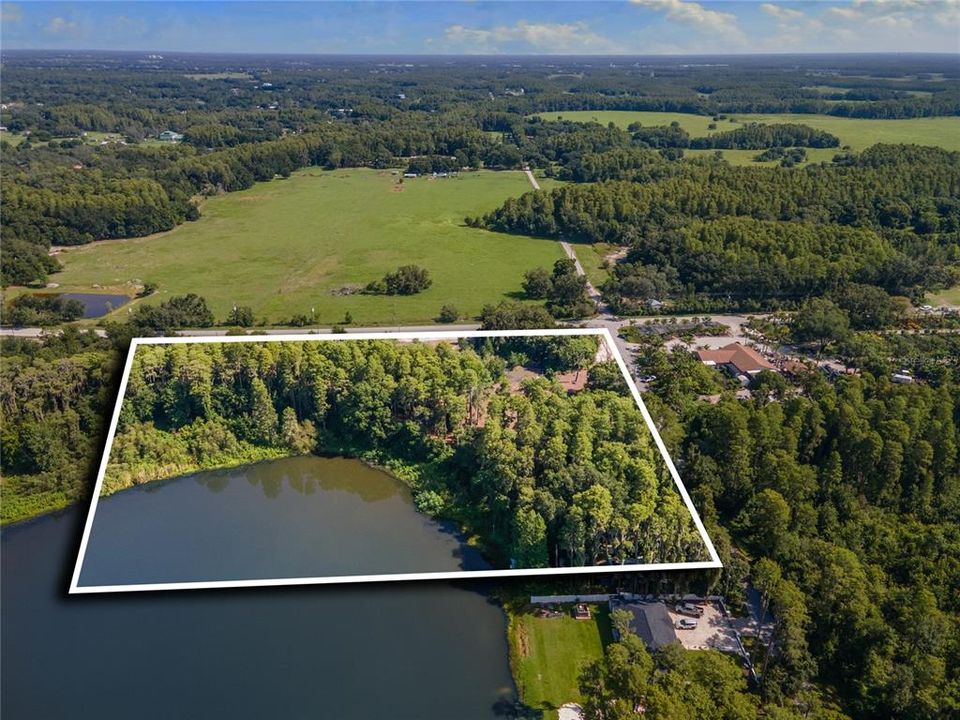 待售: $1,565,000 (5.11 acres)
