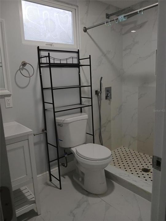 For Sale: $410,000 (3 beds, 2 baths, 1095 Square Feet)