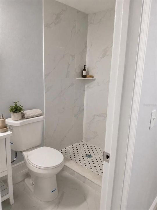 For Sale: $410,000 (3 beds, 2 baths, 1095 Square Feet)