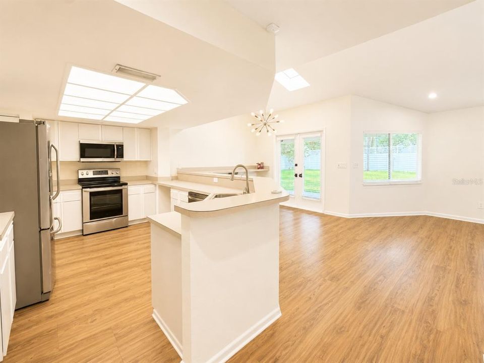 For Rent: $3,500 (4 beds, 2 baths, 2093 Square Feet)