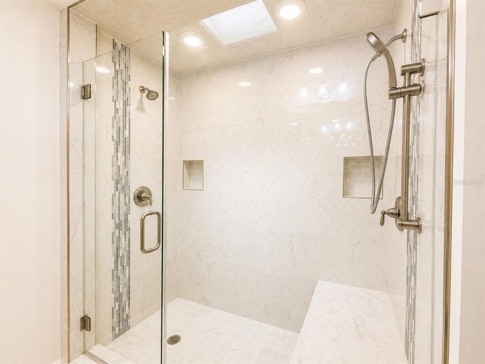 For Rent: $3,500 (4 beds, 2 baths, 2093 Square Feet)