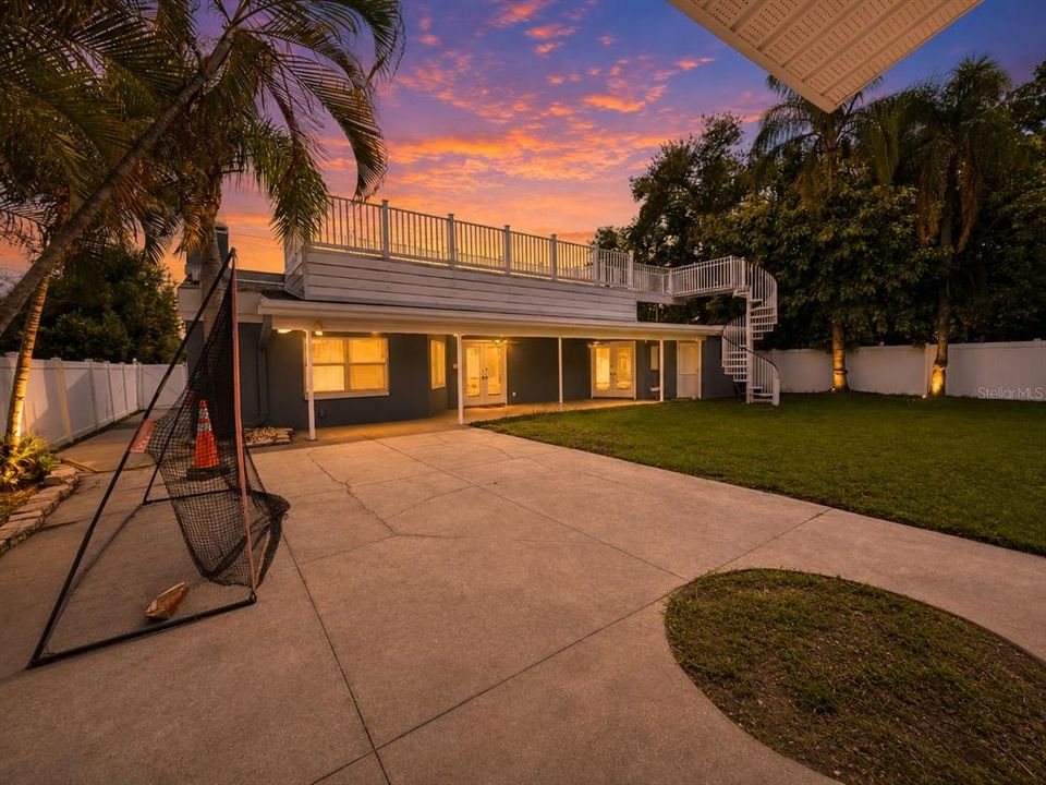 For Rent: $3,500 (4 beds, 2 baths, 2093 Square Feet)