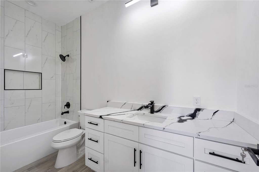 En Venta: $649,000 (4 camas, 3 baños, 2972 Pies cuadrados)