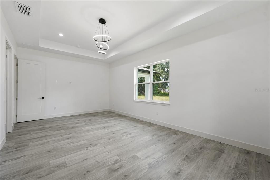 En Venta: $649,000 (4 camas, 3 baños, 2972 Pies cuadrados)