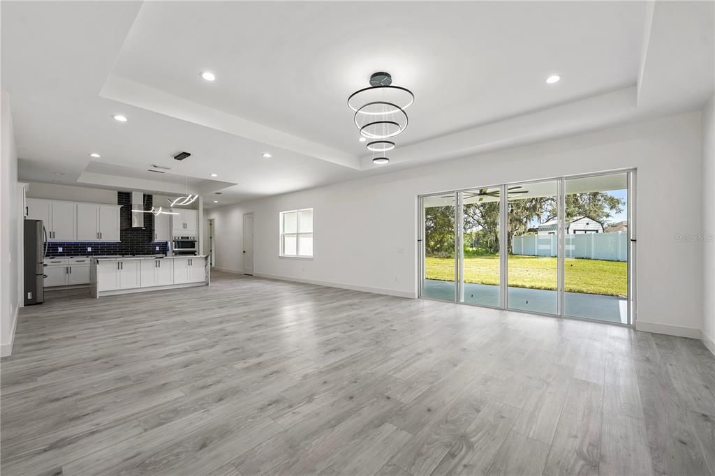 En Venta: $649,000 (4 camas, 3 baños, 2972 Pies cuadrados)
